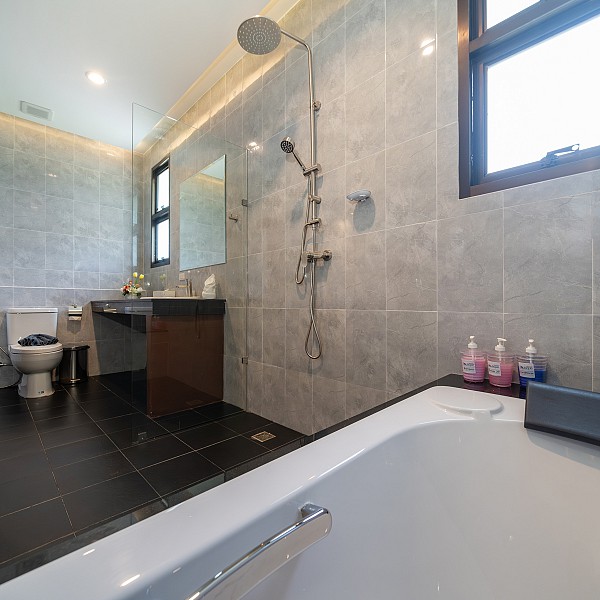 1 Bedroom Suite Pool Access