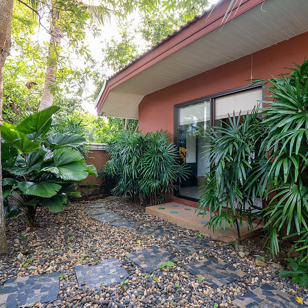 5-6-7 Bedroom Suite Private Pool Villa