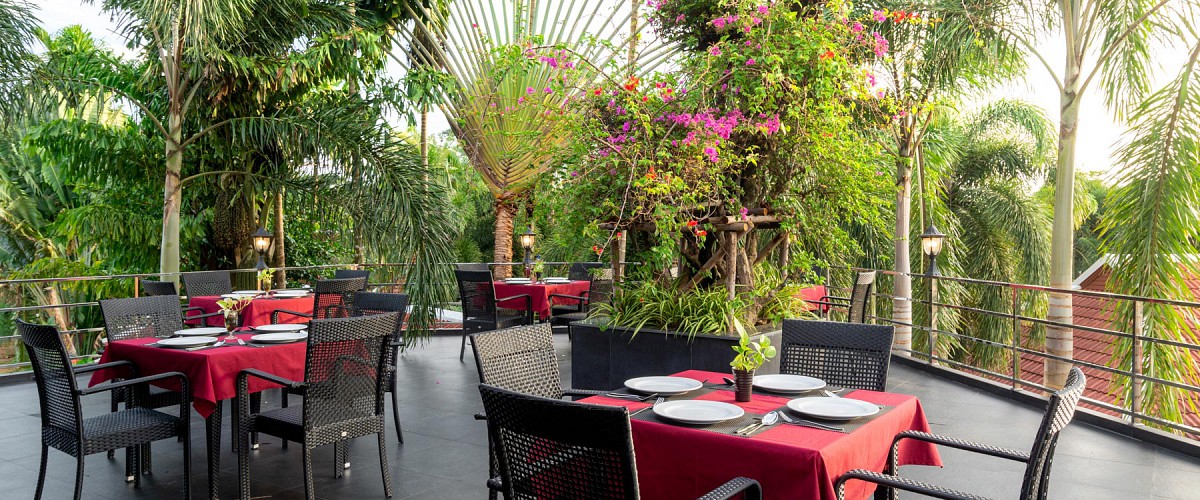 Restaurant & Bar