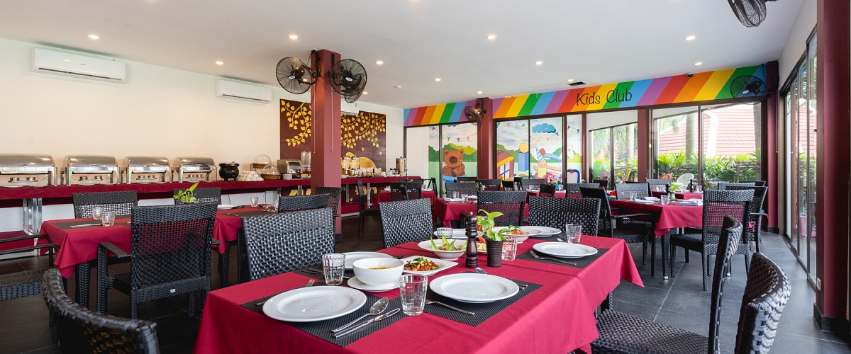 Restaurant & Bar