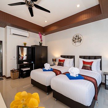 1 Bedroom Suite Pool Accessalt=