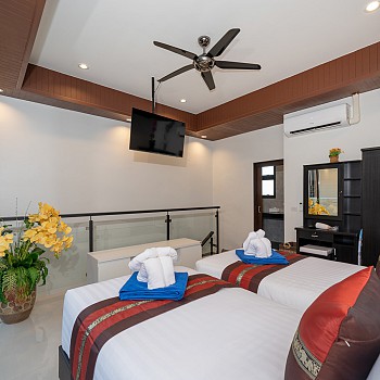 1 Bedroom Suite Pool Accessalt=