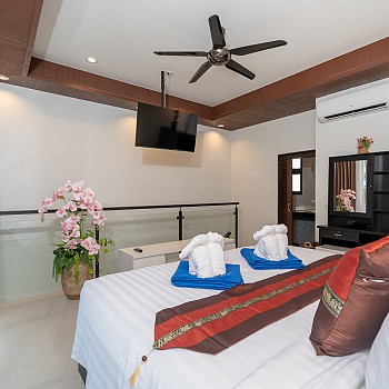 1 Bedroom Suite Pool Accessalt=