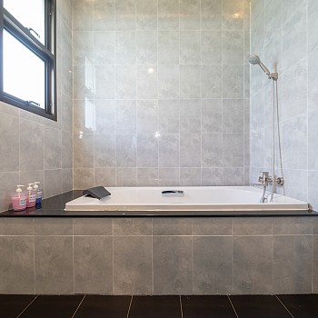 1 Bedroom Suite Pool Accessalt=
